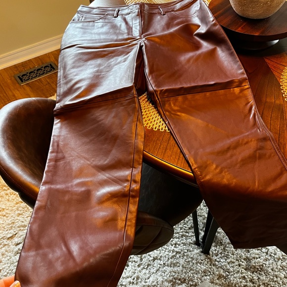 Faux leather pants ankle 27” NWT Hudson North.  Size 12 fits like an 8 to 10 - Picture 5 of 8